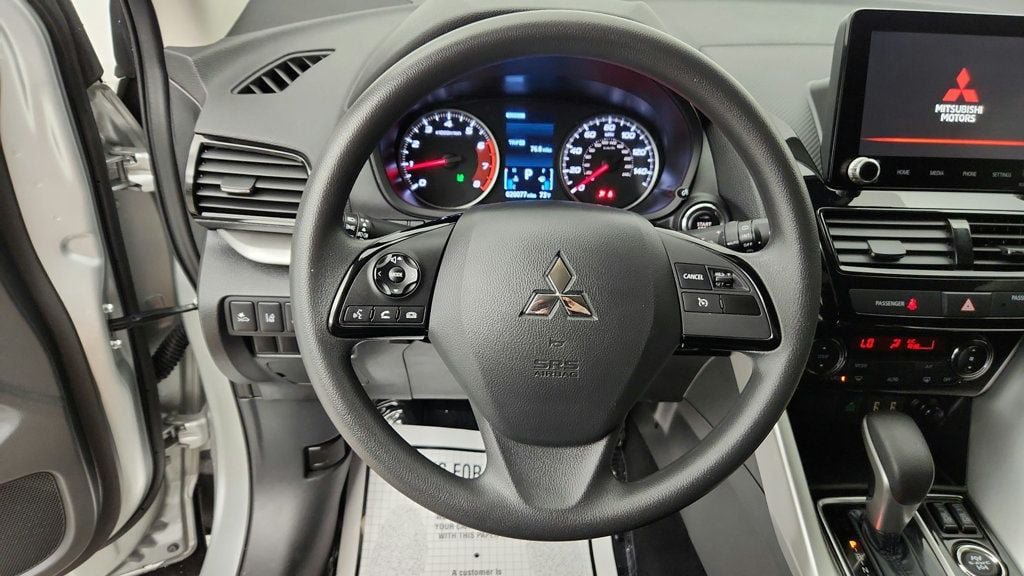 Used 2025 Mitsubishi Eclipse Cross LE AWD/4WD image 14