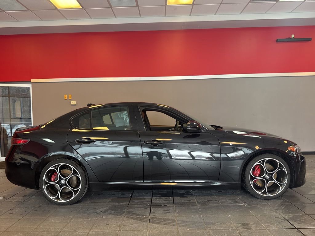 Used 2024 Alfa Romeo Giulia Ti w/ Active Assist Plus Package image 4