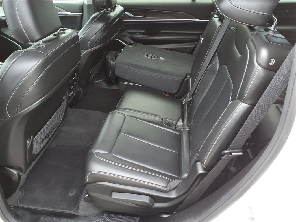 Used 2022 Jeep Grand Cherokee L Limited AWD/4WD image 12
