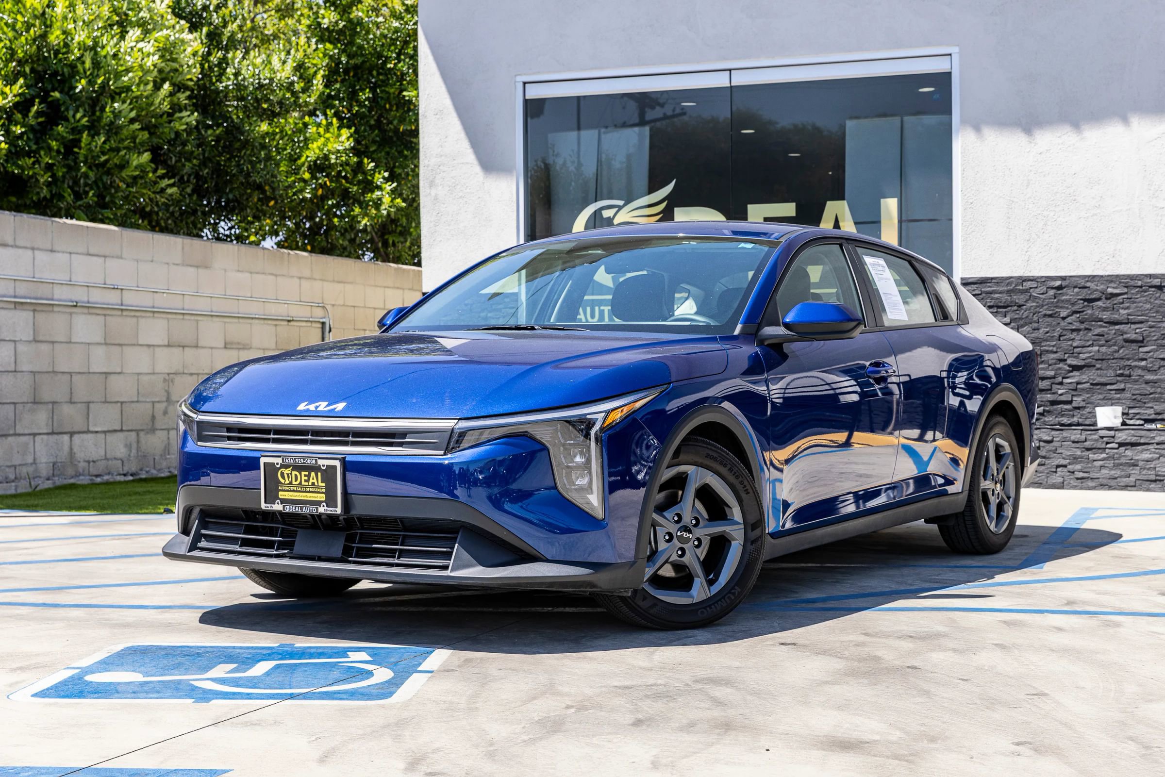 Used 2025 Kia K4 FWD image 5