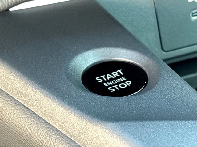 New 2026 Nissan Sentra SR w/ SR Premium Package FWD image 9