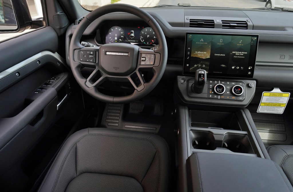 New 2026 Land Rover Defender 110 S AWD/4WD image 15