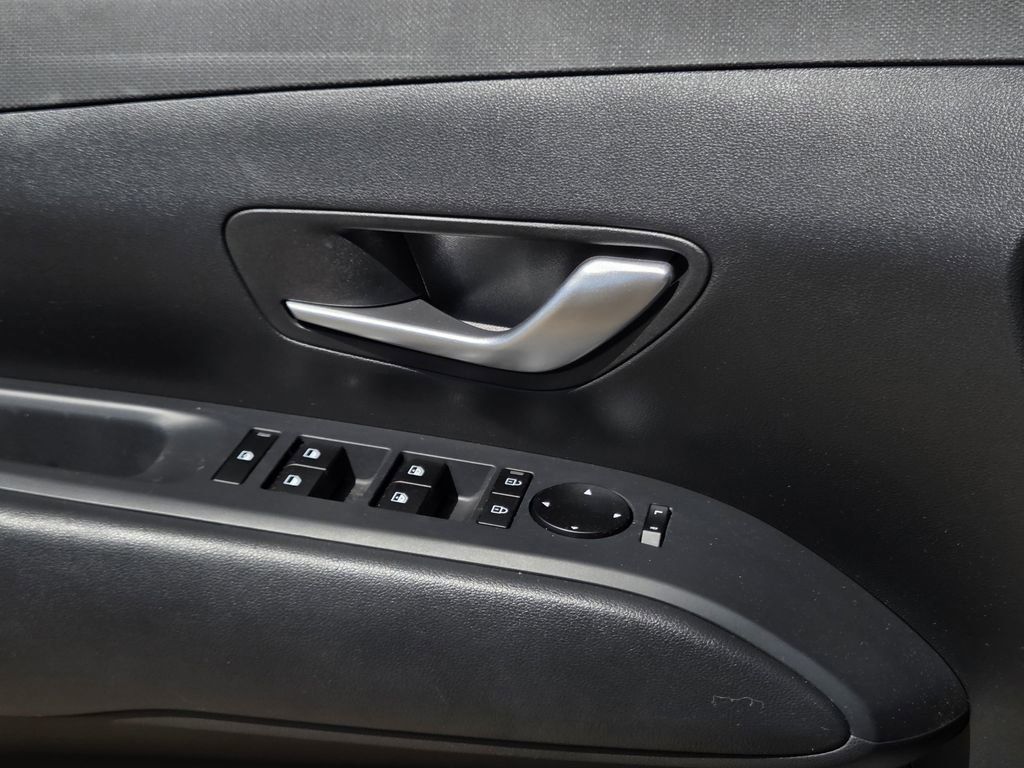 Certified 2025 Hyundai Tucson SEL AWD/4WD image 18