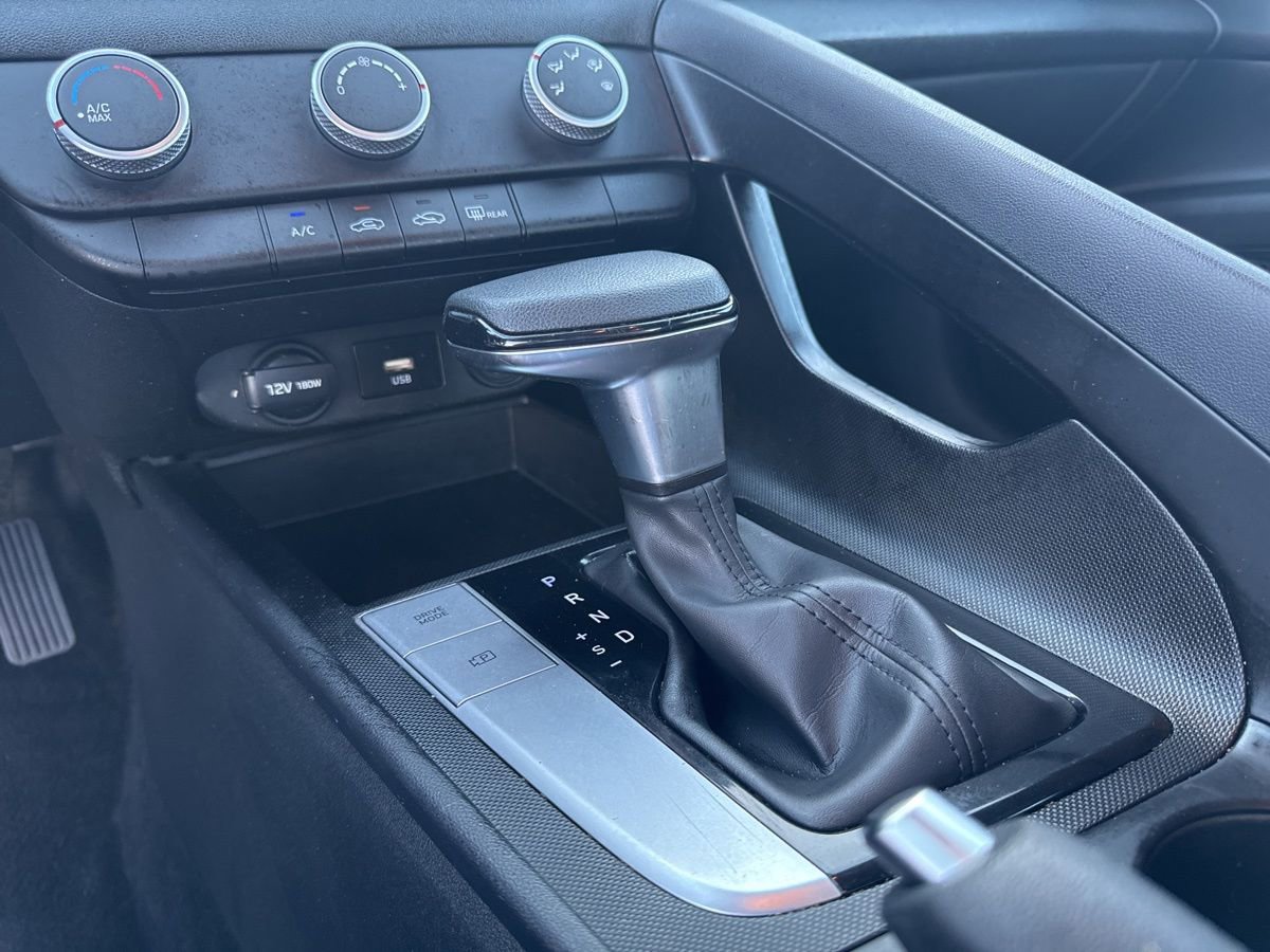 Used 2023 Hyundai Elantra SE image 27