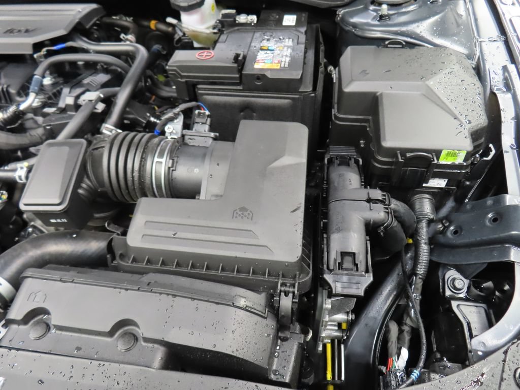 Used 2024 Hyundai Elantra SEL FWD image 25