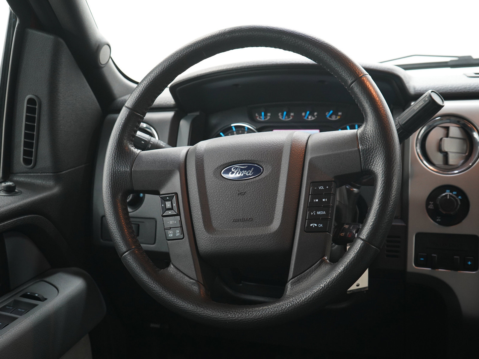 Used 2013 Ford F150 XLT w/ XLT Chrome Pkg AWD/4WD image 14