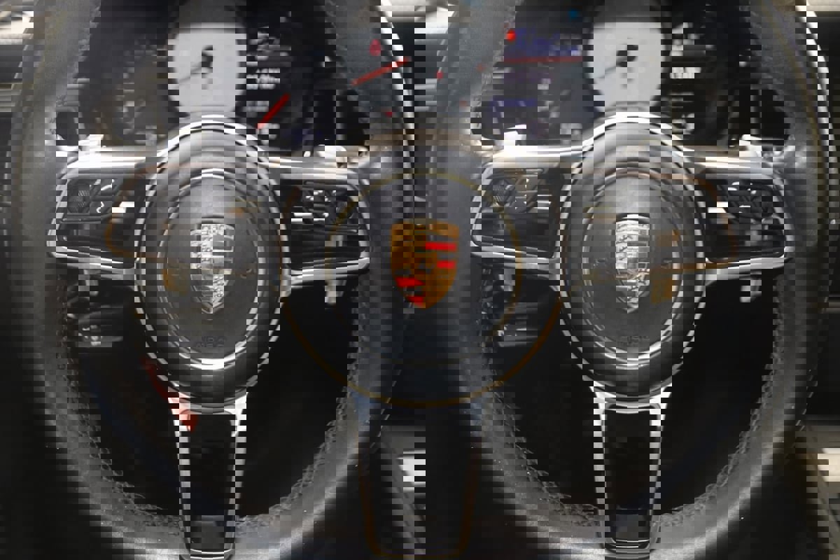 Used 2015 Porsche Macan S image 36