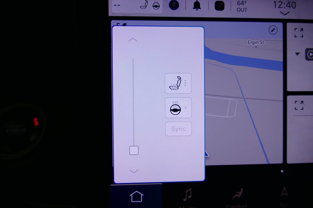 Used 2024 Jeep Grand Cherokee Limited w/ Black Appearance Package image 14