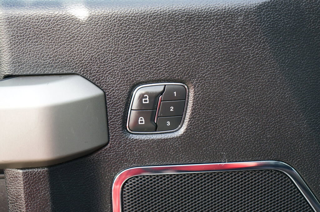 Used 2019 Ford F250 Lariat w/ Lariat Value Package image 10