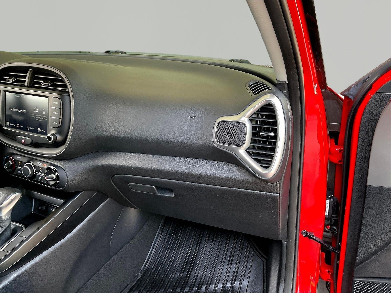 Used 2023 Kia Soul LX FWD image 24