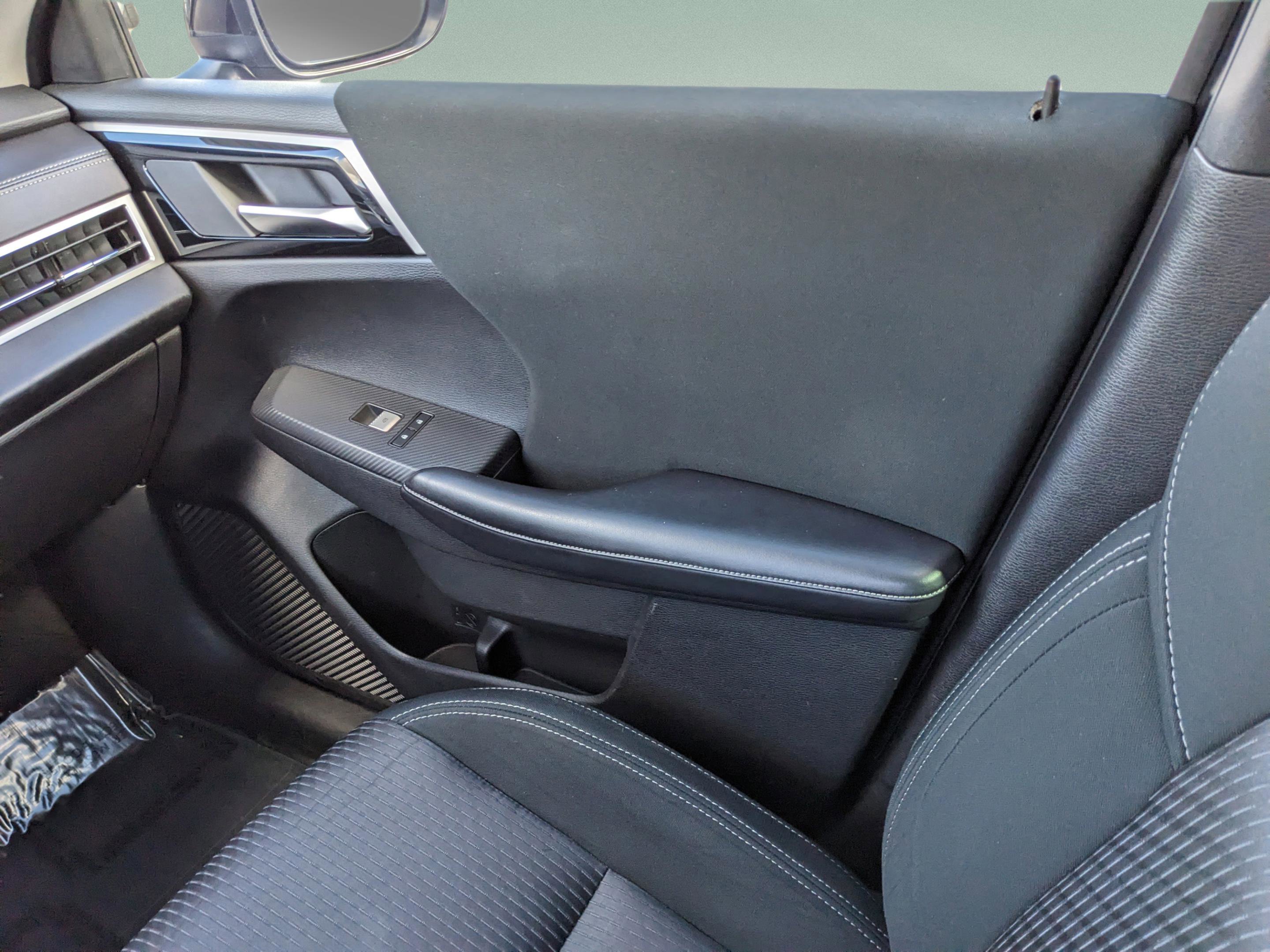 Used 2023 Mitsubishi Outlander ES image 14