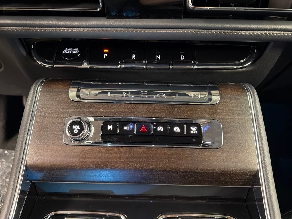 New 2026 Lincoln Aviator Reserve AWD/4WD image 16