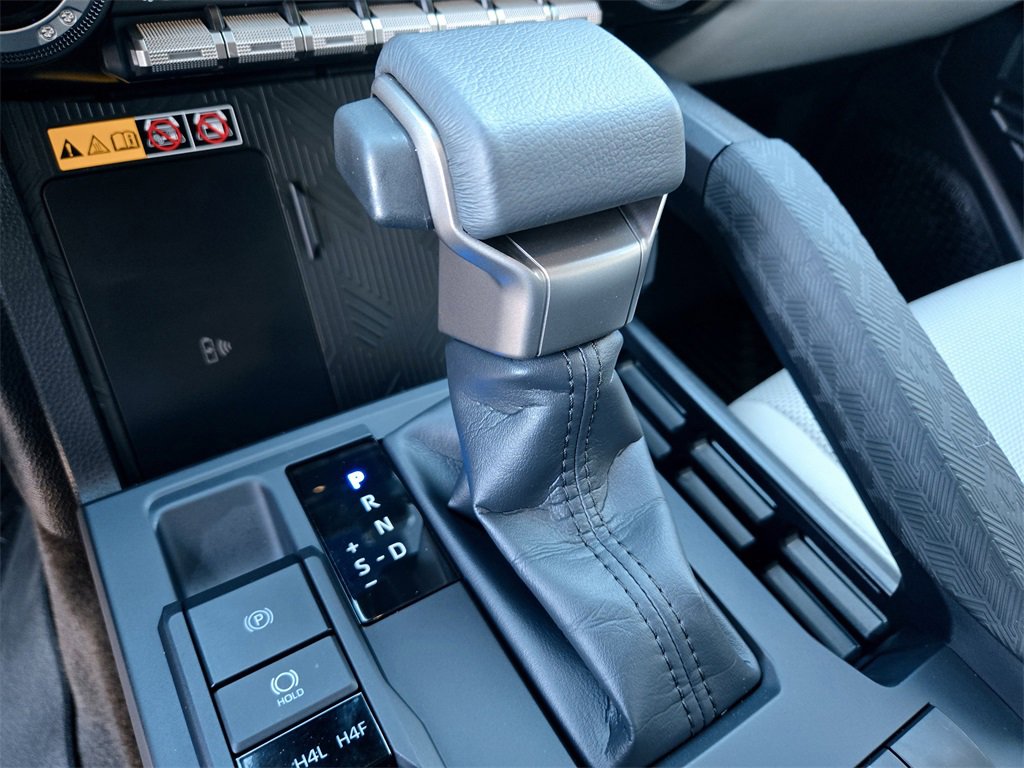 Used 2025 Toyota Tacoma Limited image 22