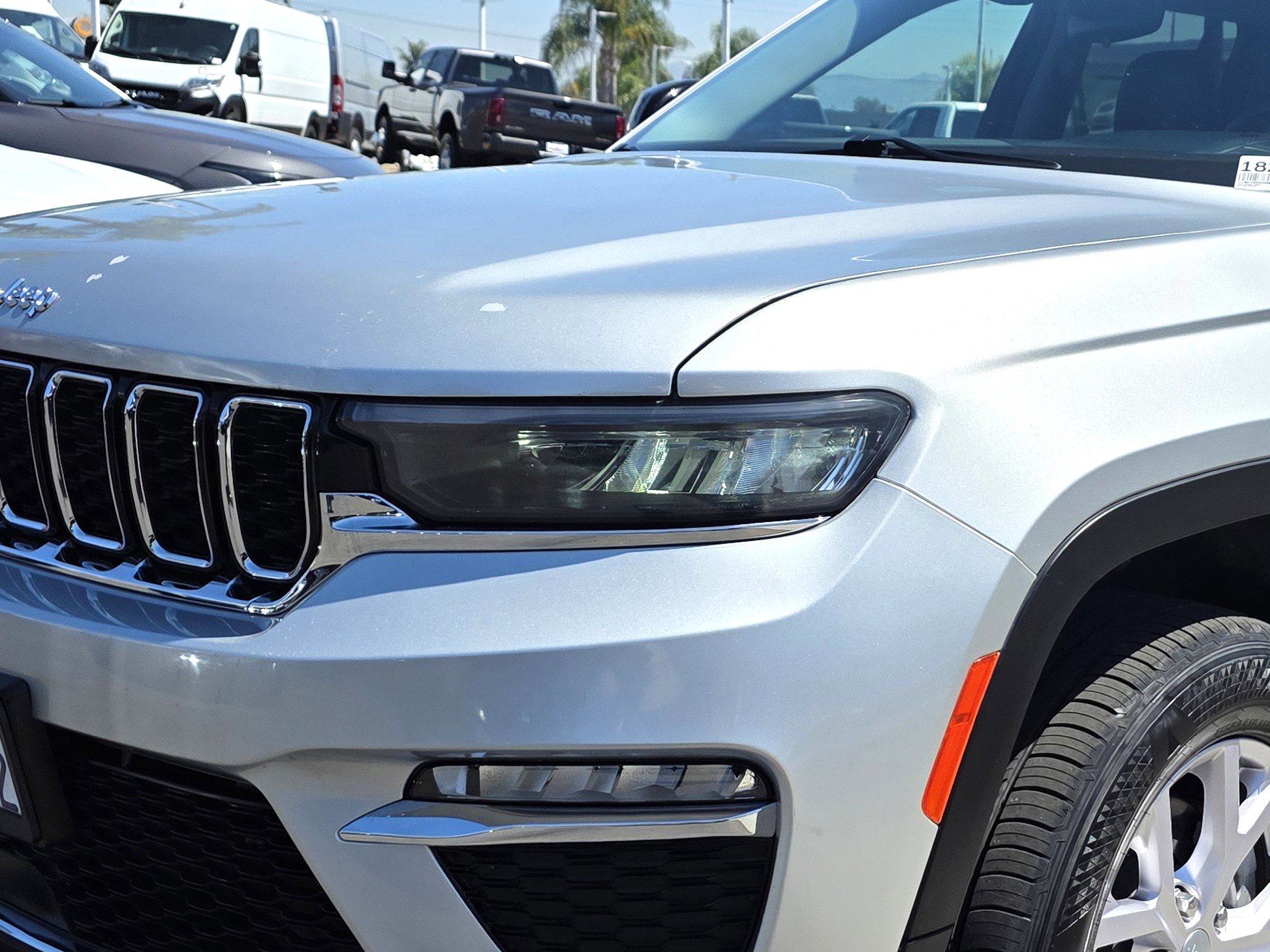 Certified 2022 Jeep Grand Cherokee Limited image 8