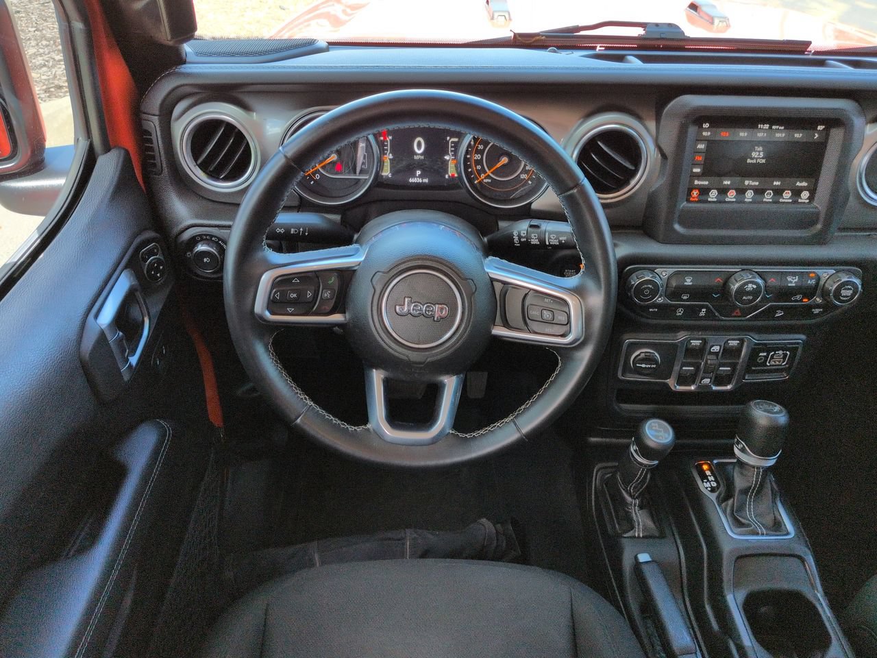 Used 2019 Jeep Wrangler Unlimited Sahara w/ LED Lighting Group AWD/4WD image 15