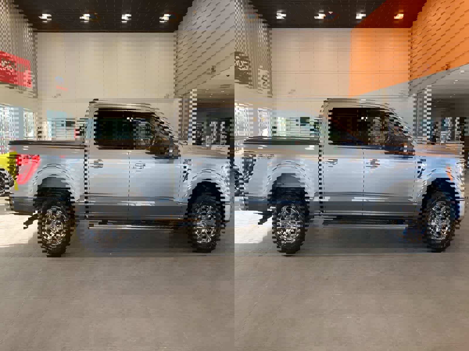 Used 2021 Ford F150 XLT w/ Equipment Group 302A High image 4