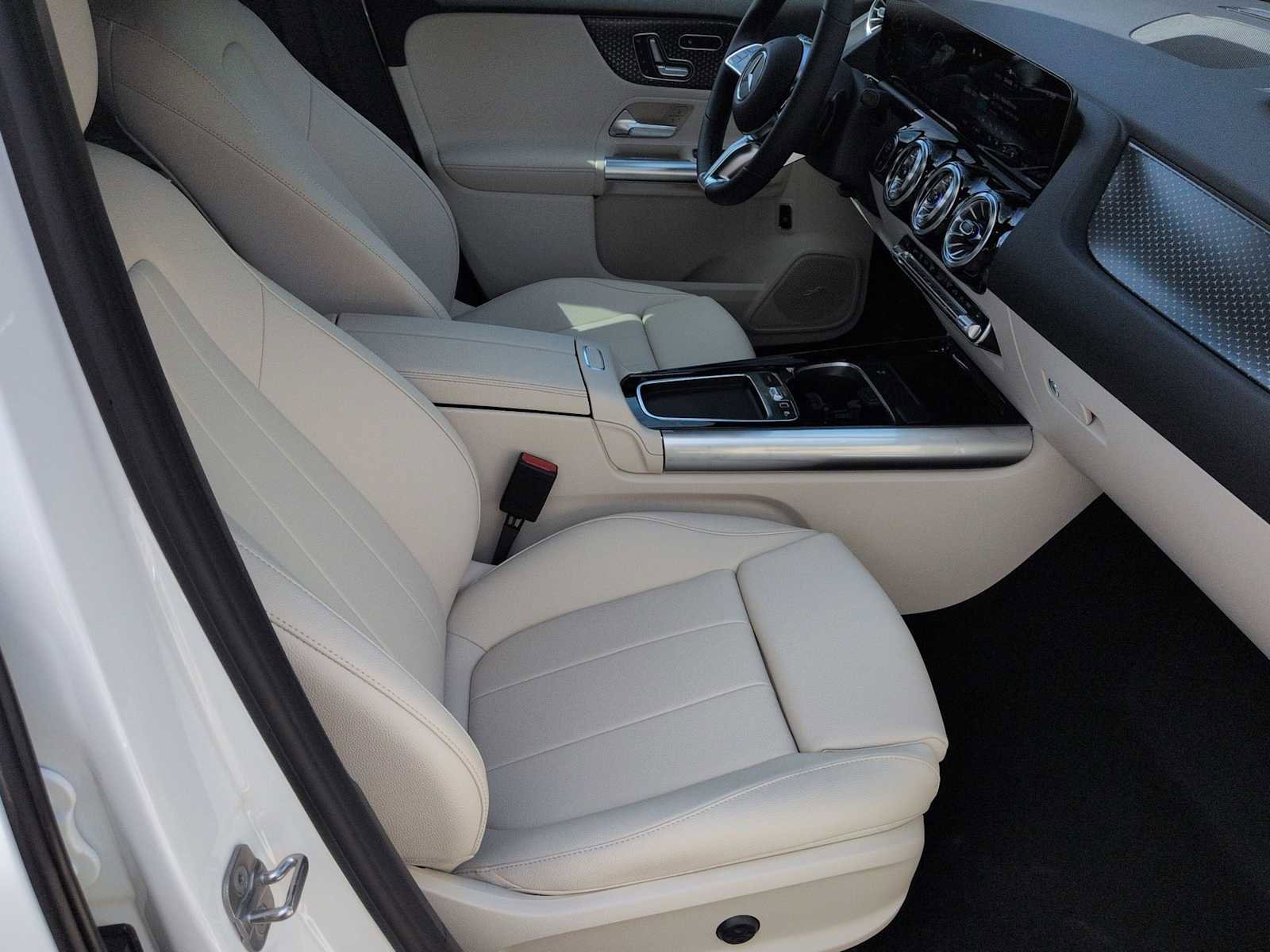 Certified 2026 Mercedes-Benz GLA 250 4MATIC image 24