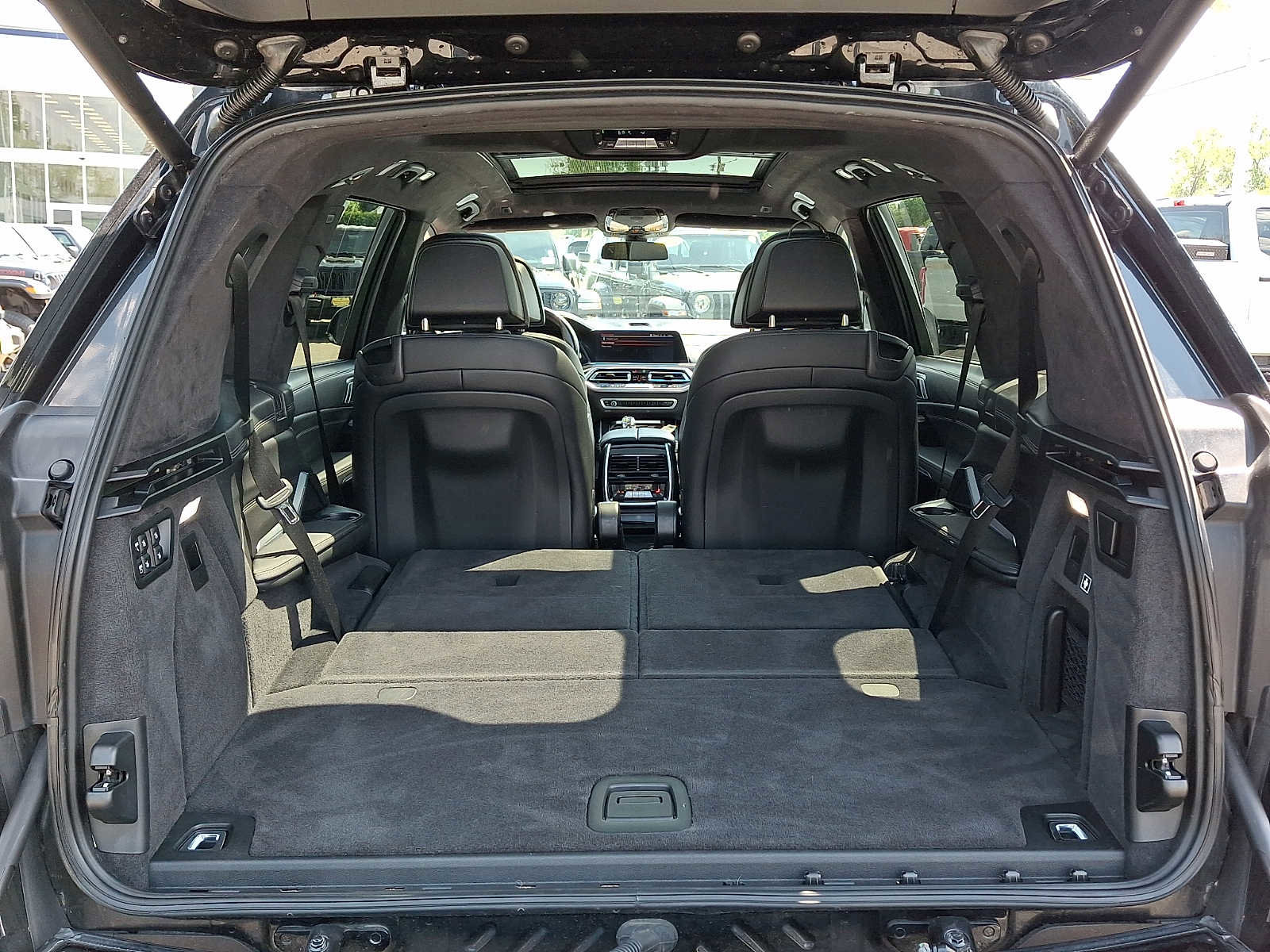 Used 2019 BMW X7 xDrive50i w/ Dynamic Handling Package AWD/4WD image 36