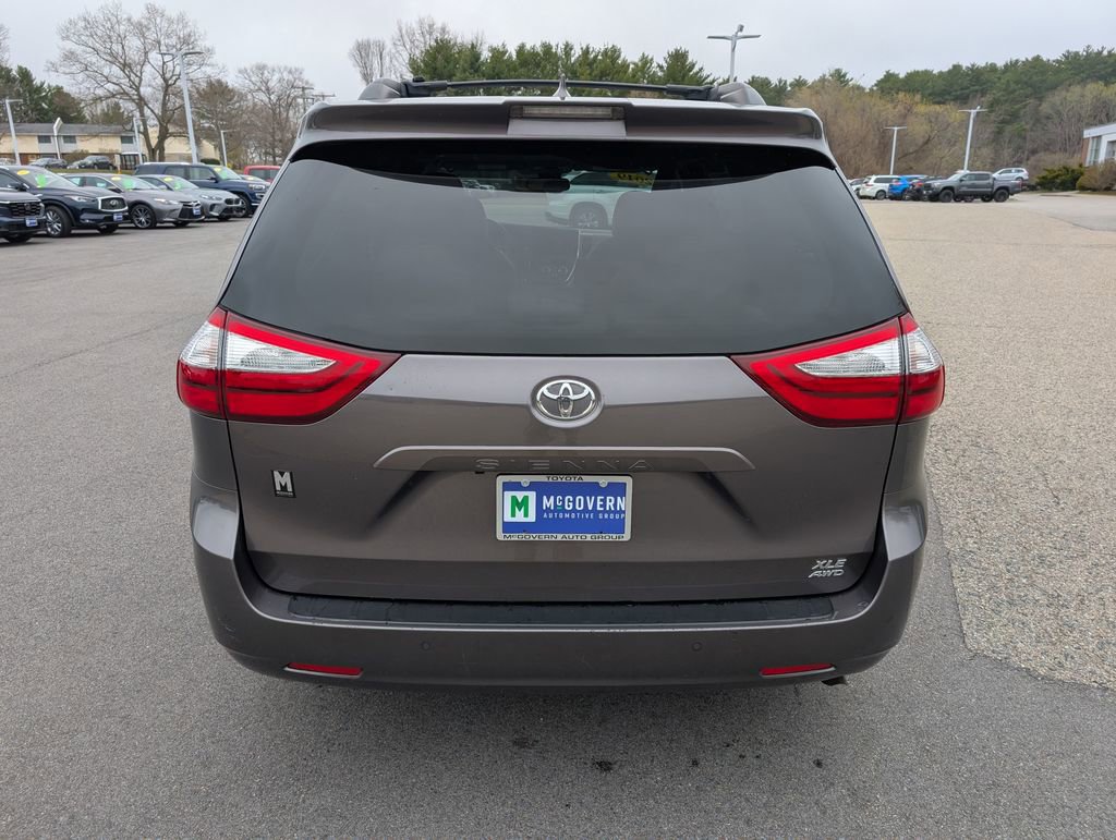 Used 2019 Toyota Sienna XLE w/ XLE Navigation Package AWD/4WD image 4