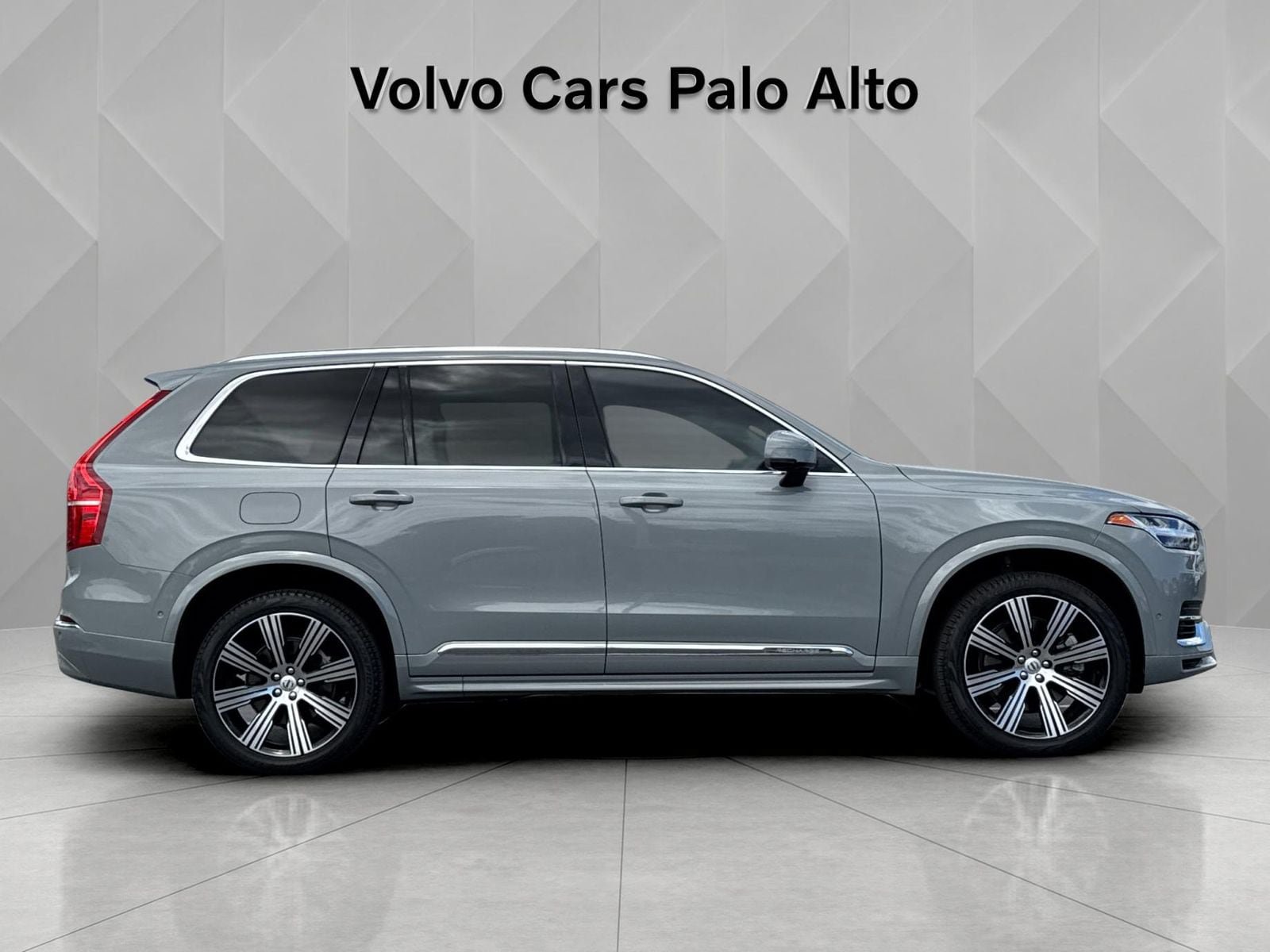 Certified 2024 Volvo XC90 T8 Plus w/ Protection Package Premier AWD/4WD image 12