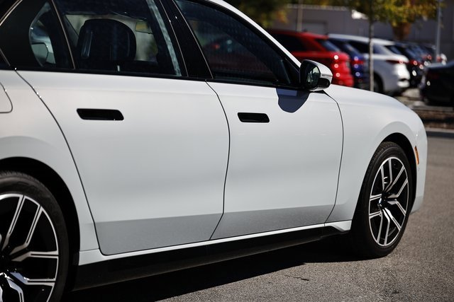 Used 2025 BMW 740i xDrive image 8