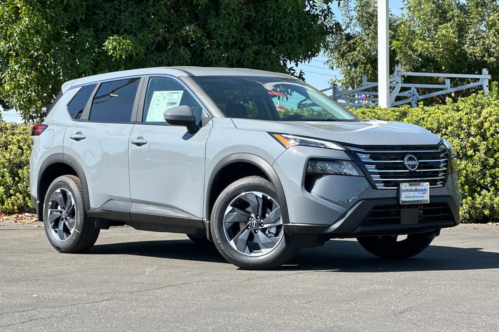 New 2026 Nissan Rogue SV image 2