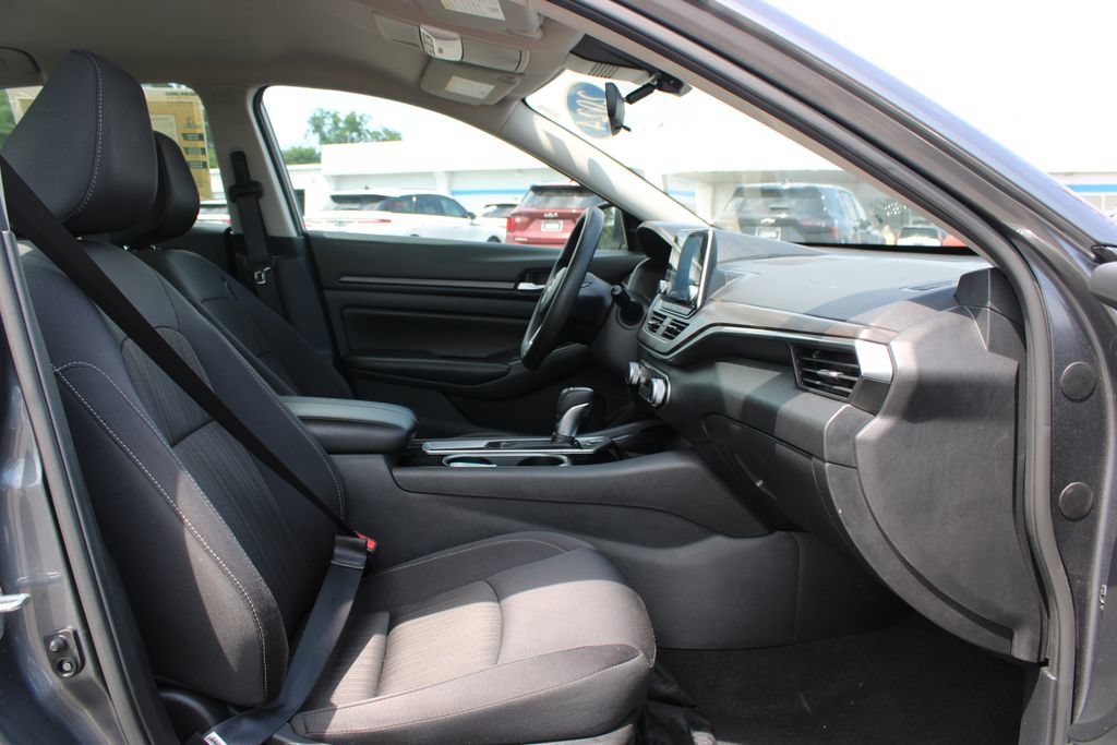 Used 2024 Nissan Altima 2.5 SV FWD image 28
