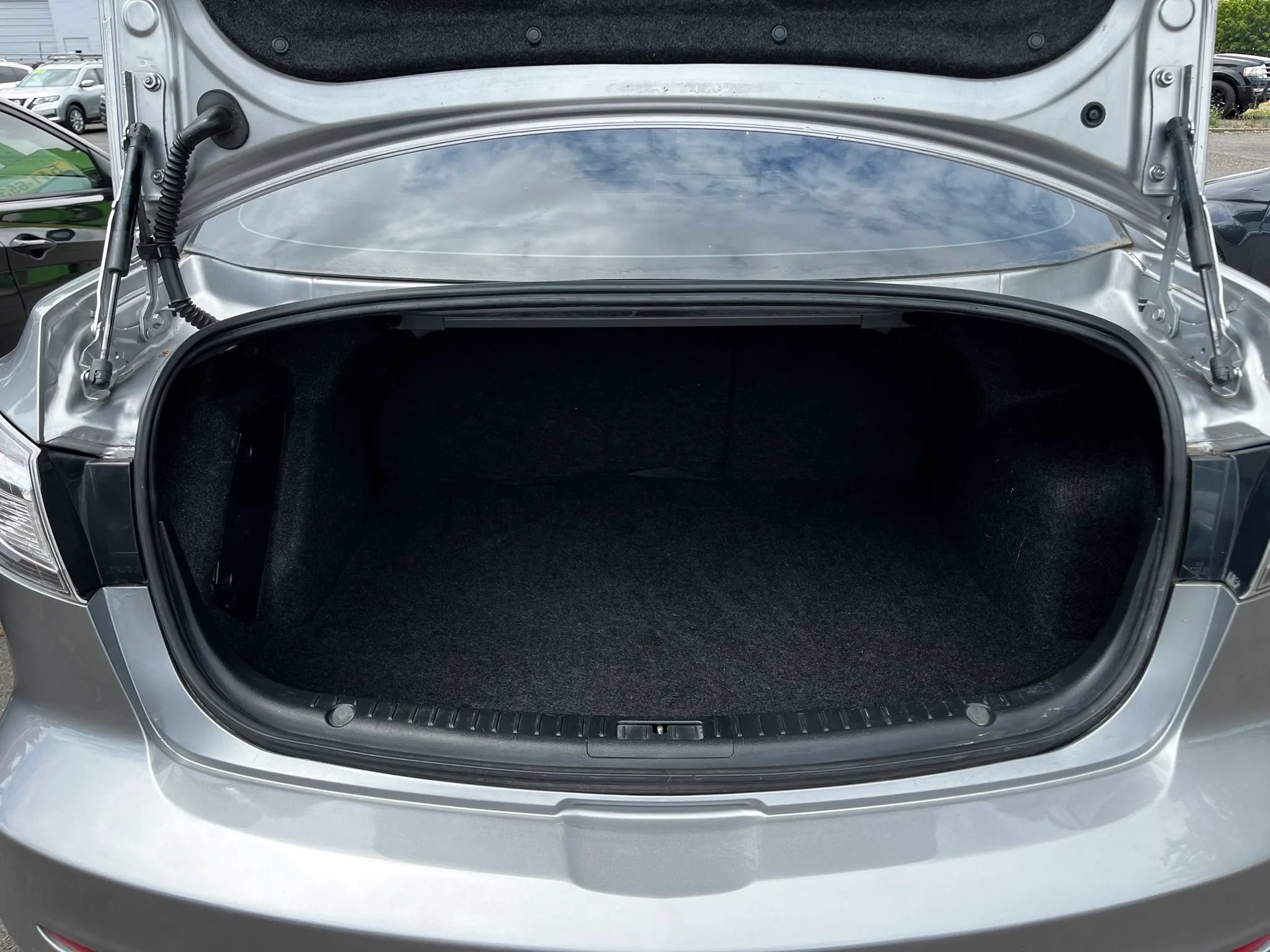 Used 2012 MAZDA MAZDA3 i Touring FWD image 13