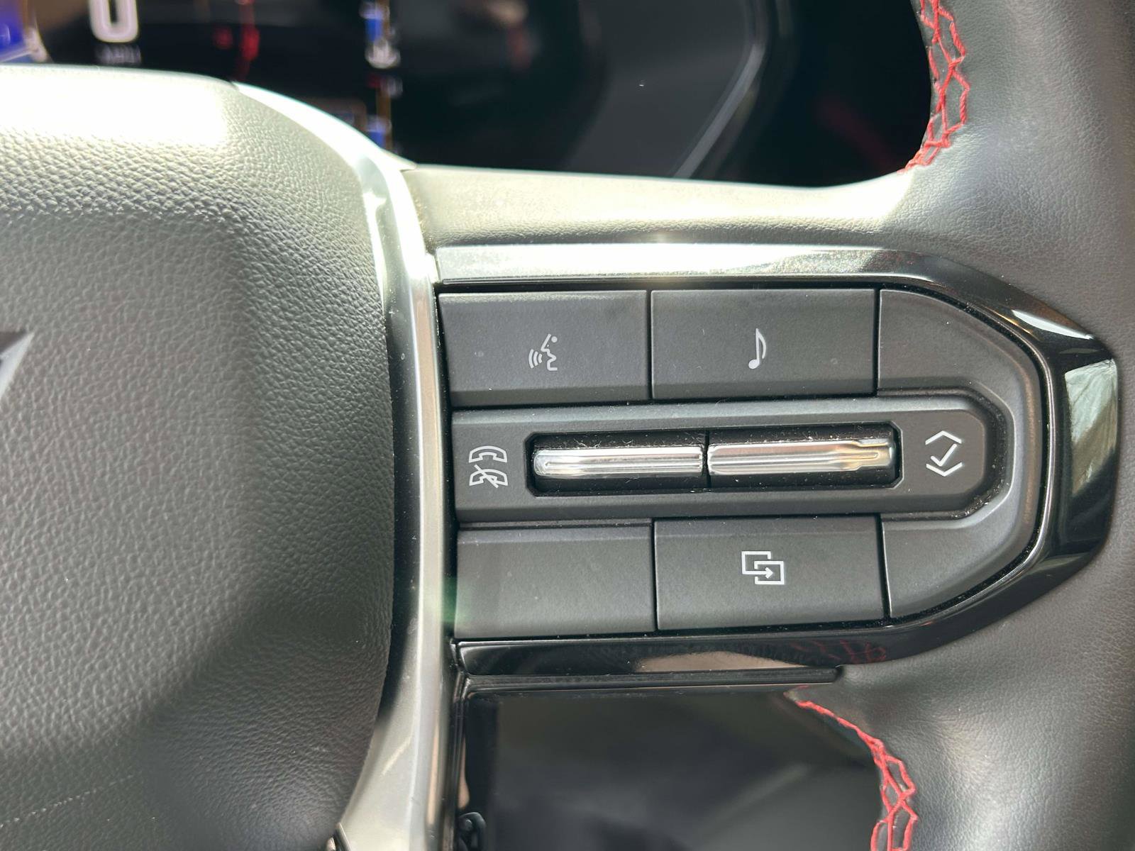 Used 2023 Chevrolet Colorado Z71 w/ Advanced Trailering Package image 21