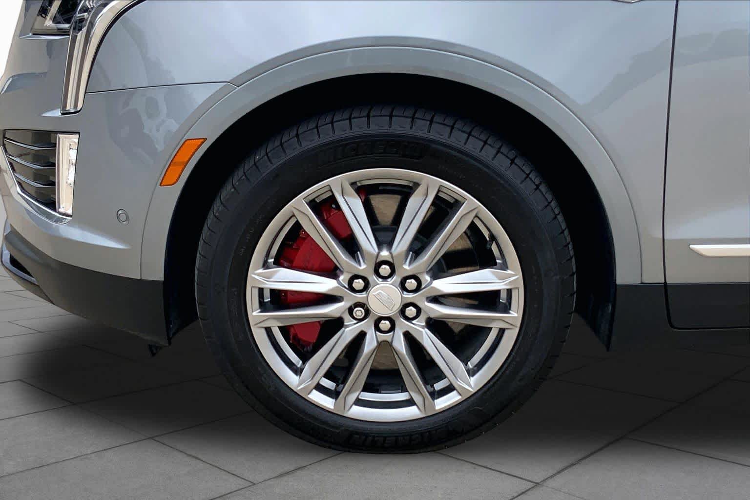 Used 2024 Cadillac XT5 Sportv w/ Technology Package AWD/4WD image 11