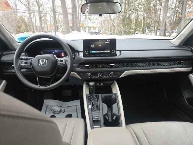 Used 2023 Honda Accord EX image 17