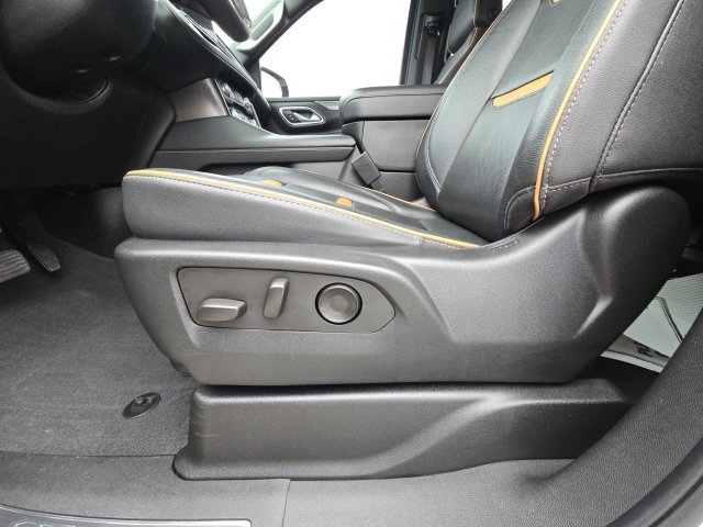Used 2023 GMC Yukon XL AT4 w/ Technology Package AWD/4WD image 25