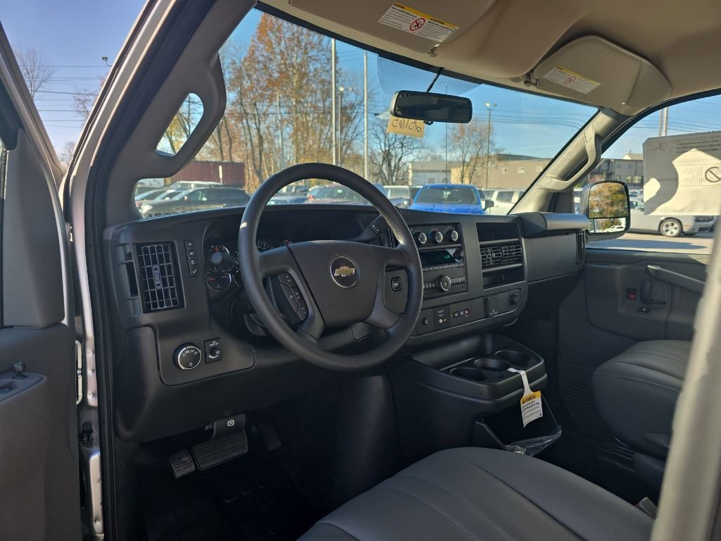New 2025 Chevrolet Express 3500 w/ Driver Convenience Package image 4