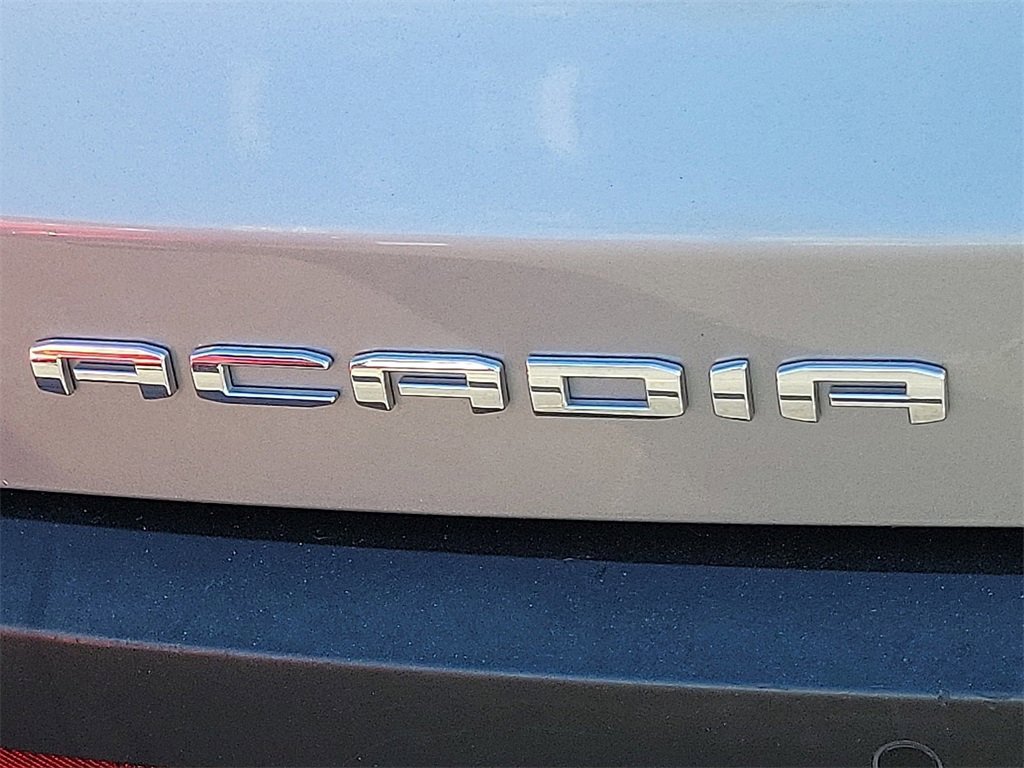 Used 2023 GMC Acadia SLT image 28