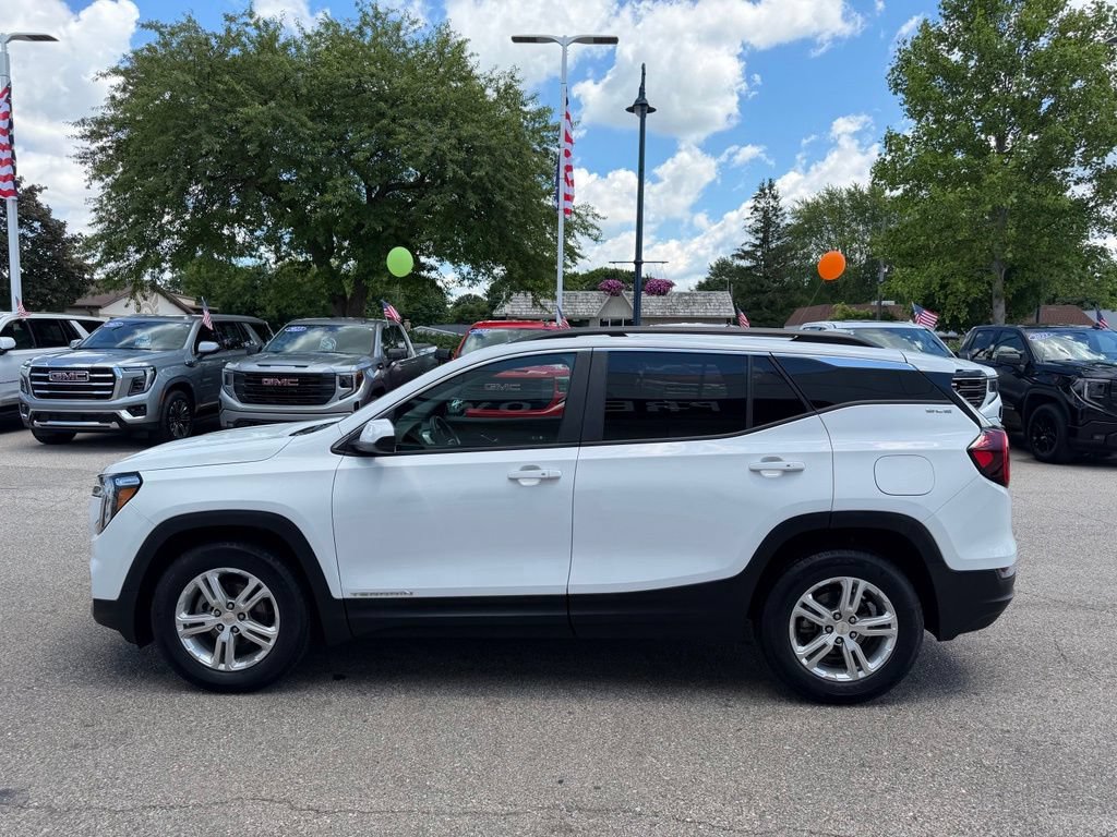 Certified 2024 GMC Terrain SLE w/ Driver Convenience Package FWD image 8