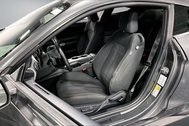 Used 2018 Ford Mustang Coupe w/ Equipment Group 101A RWD image 17