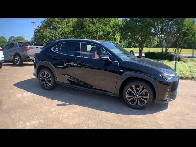 Used 2019 Lexus UX 200 F Sport w/ F Sport Premium Package FWD image 4