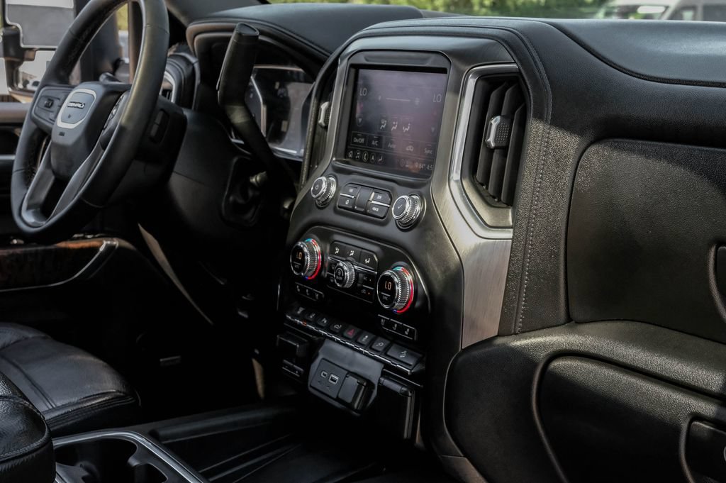 Used 2020 GMC Sierra 2500 Denali w/ Denali Ultimate Package AWD/4WD image 23