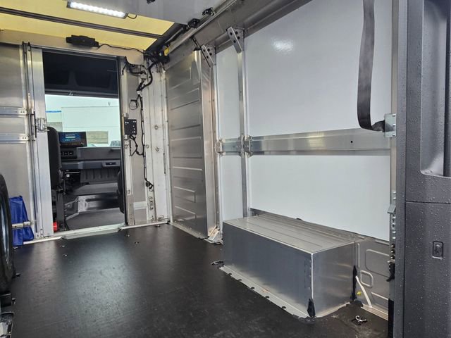 New 2025 Chevrolet Brightdrop 400 w/ Battery Pack, Max Range AWD/4WD image 14