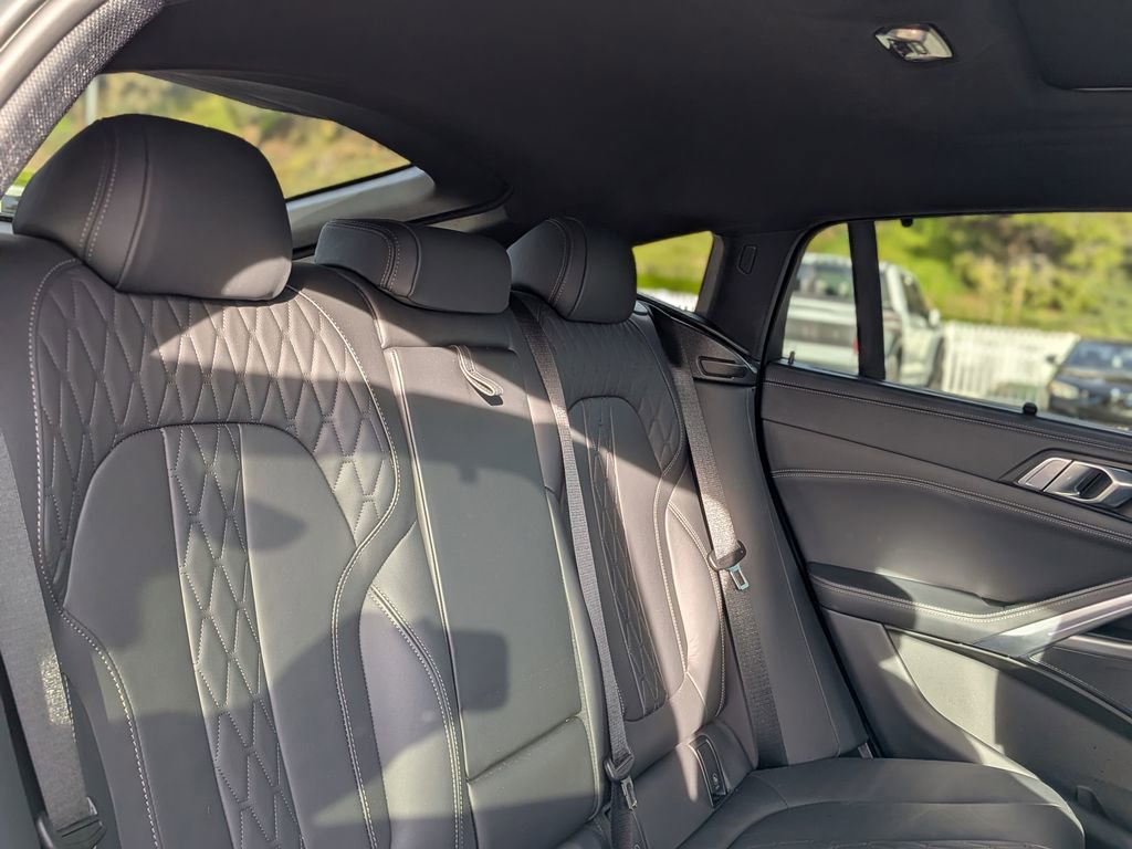 Used 2023 BMW X6 xDrive40i w/ M Sport Package image 38