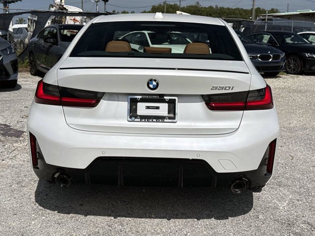 New 2026 BMW 330i Sedan w/ M Sport Package RWD image 4