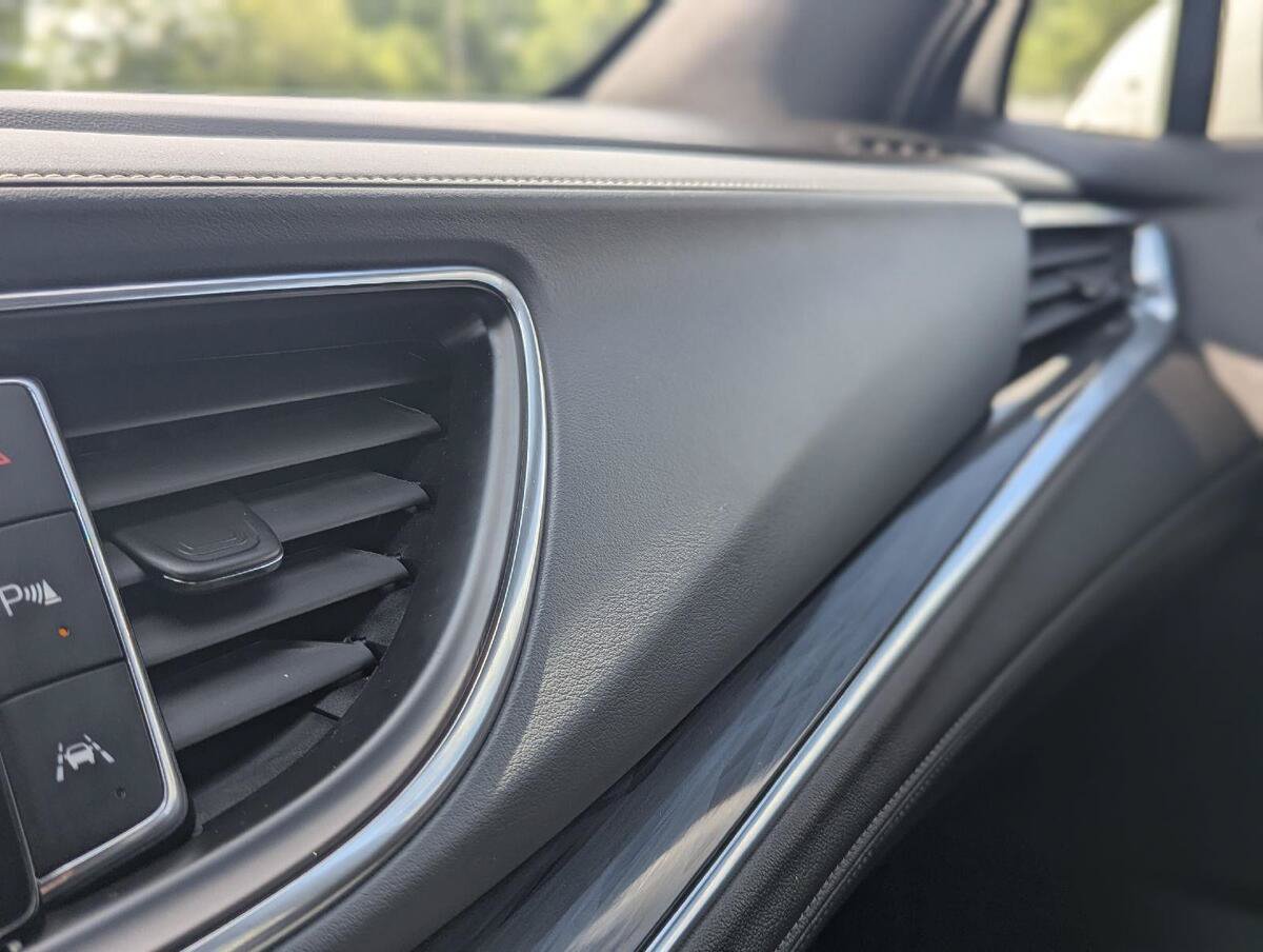 Used 2022 Buick Enclave Premium FWD image 27