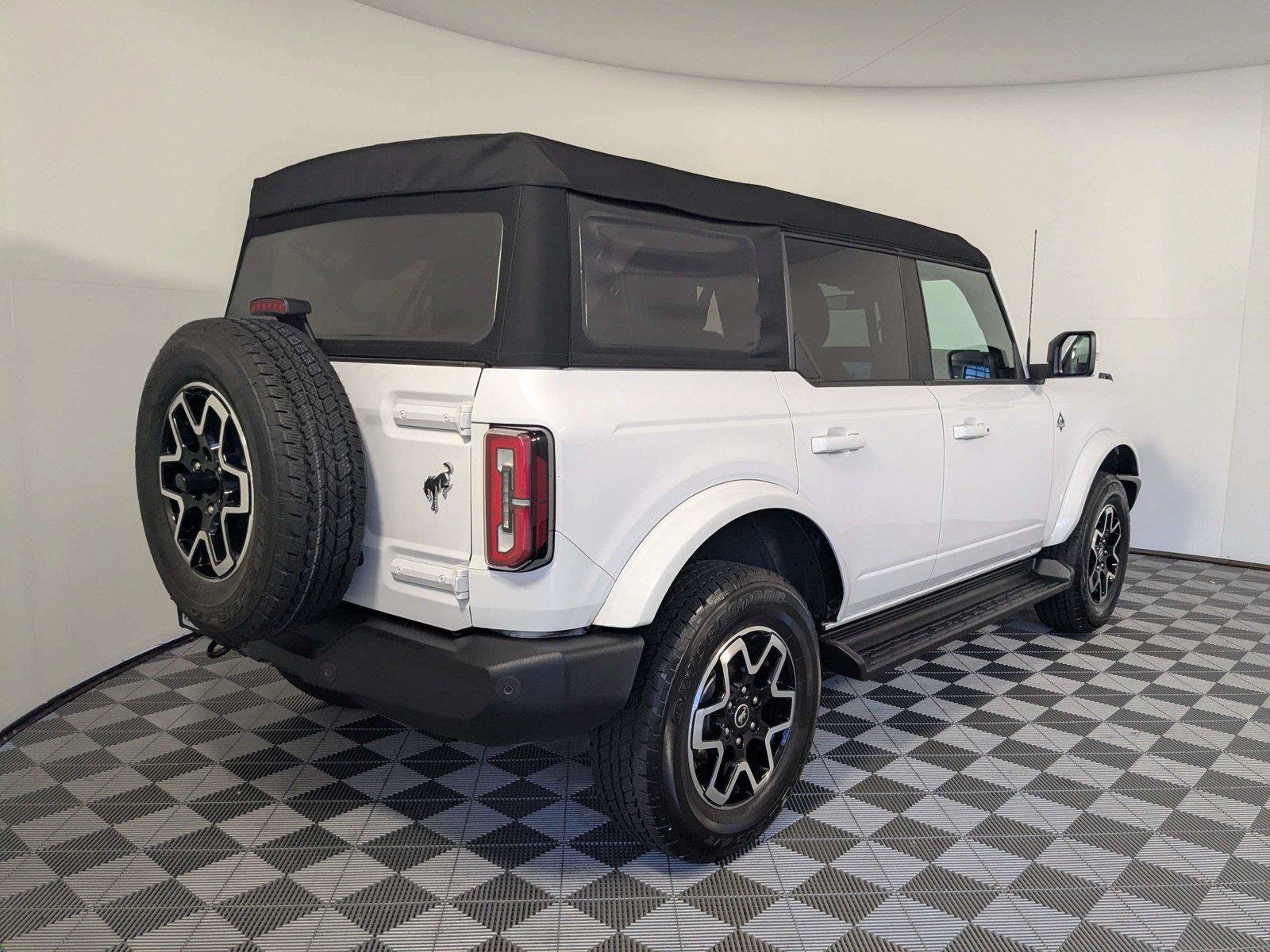 Used 2025 Ford Bronco Outer Banks AWD/4WD image 5