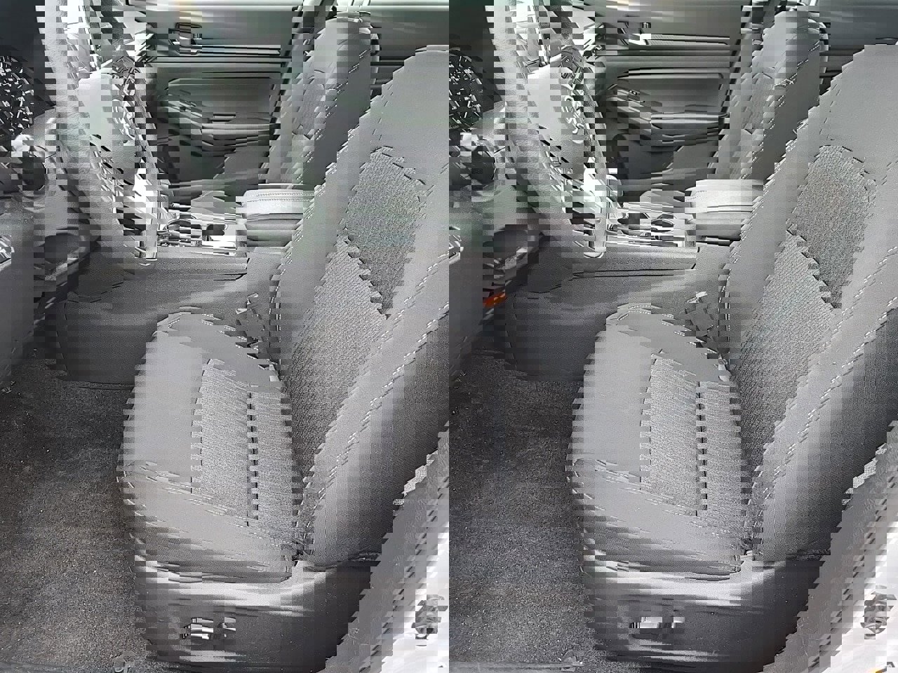 Used 2025 Nissan Altima 2.5 SV image 13