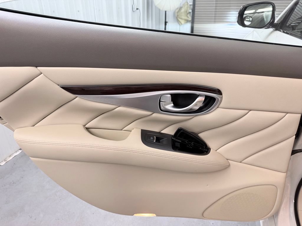 Used 2019 INFINITI Q70 L 3.7 RWD image 31