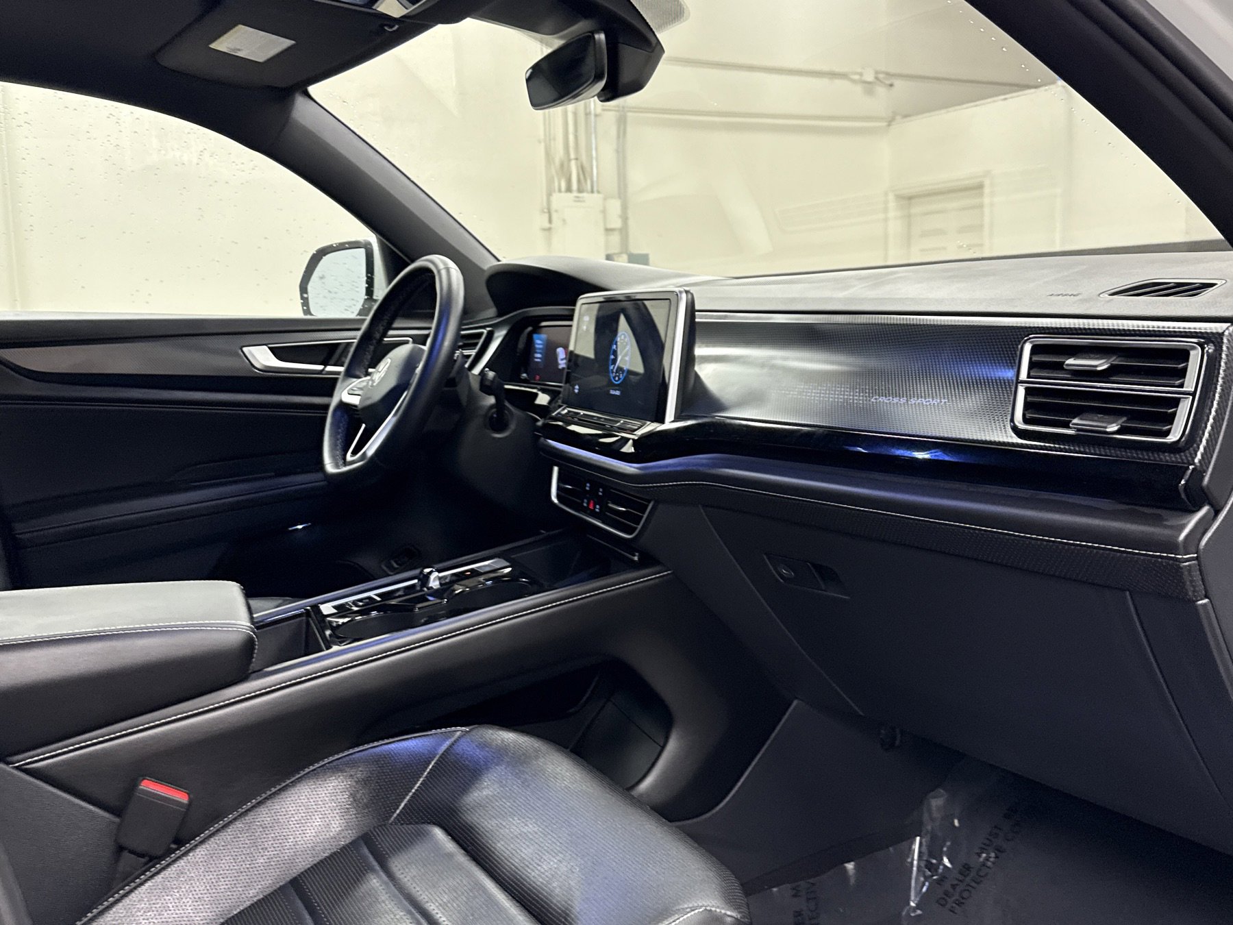 Used 2024 Volkswagen Atlas Cross Sport SEL image 21