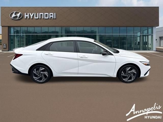 Certified 2025 Hyundai Elantra Sport image 6