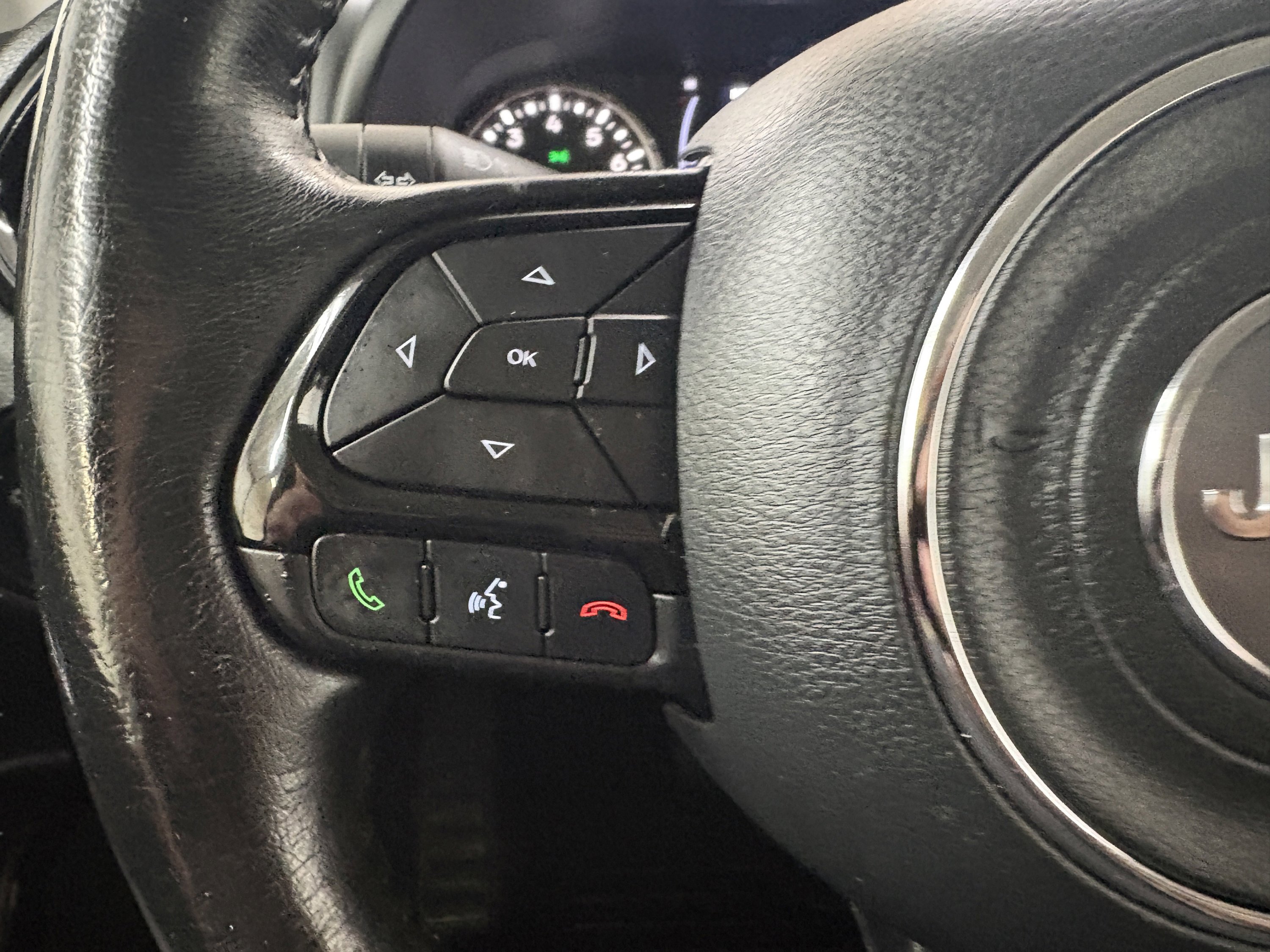 Used 2019 Jeep Renegade Altitude w/ Quick Order Package 2XM AWD/4WD image 32
