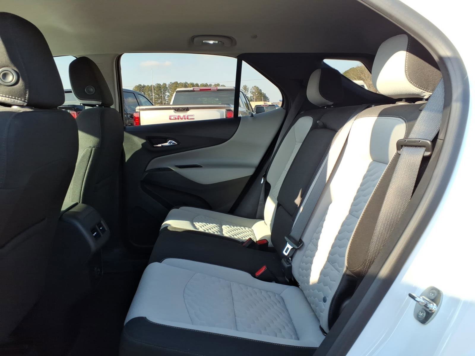 Used 2021 Chevrolet Equinox LS image 21