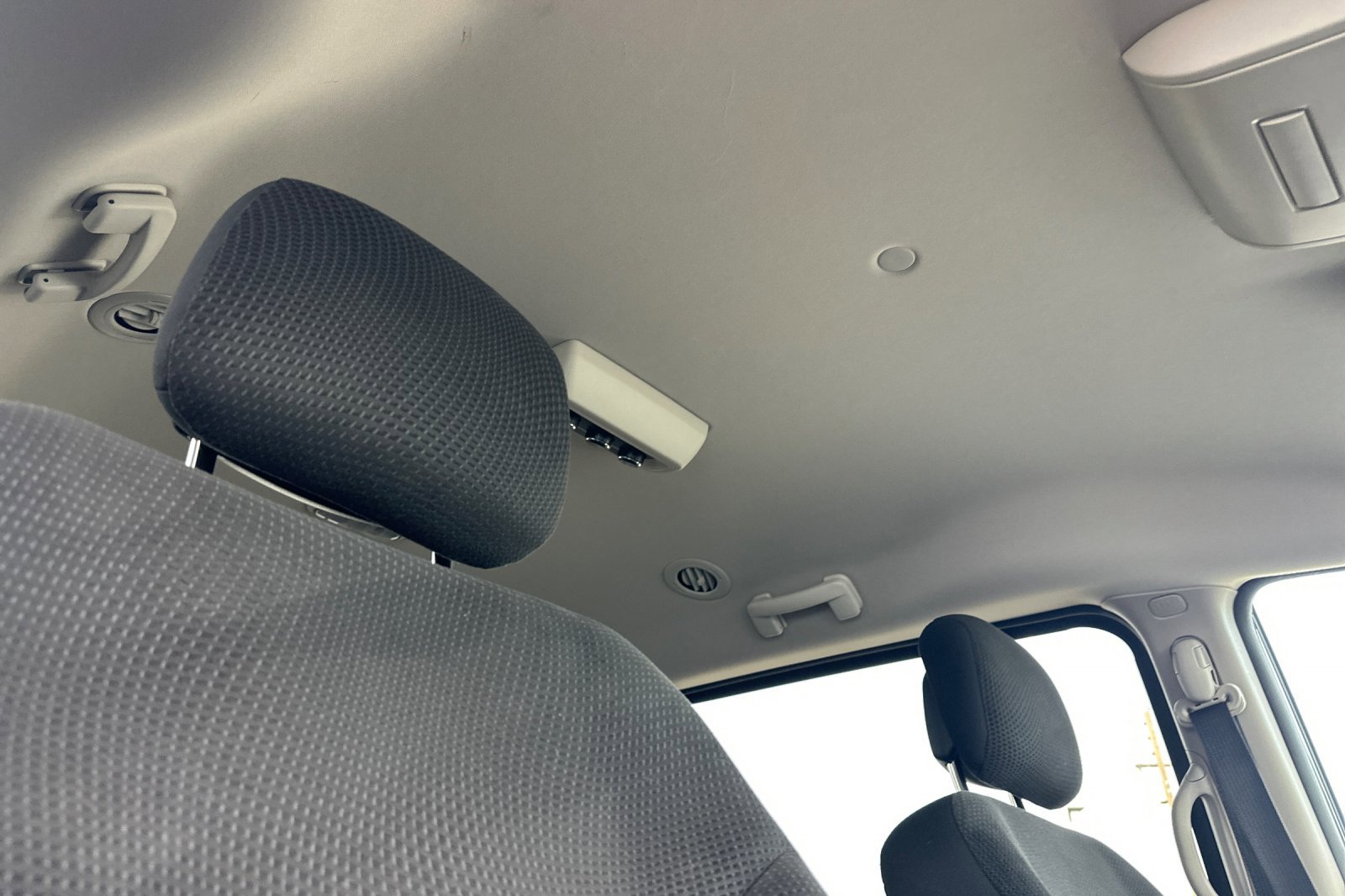 Used 2017 Dodge Grand Caravan SE image 18